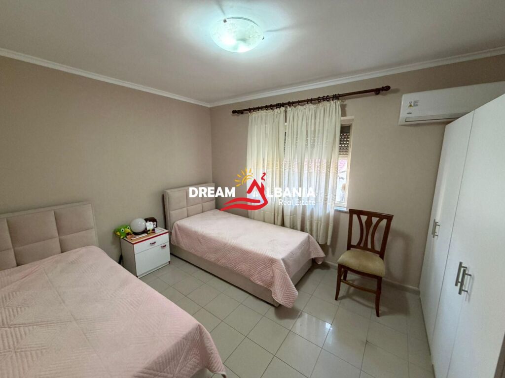 Appartamento 2+1 in affitto in via Durres vicino al liceo Qemal Stafa (ID 4229493)