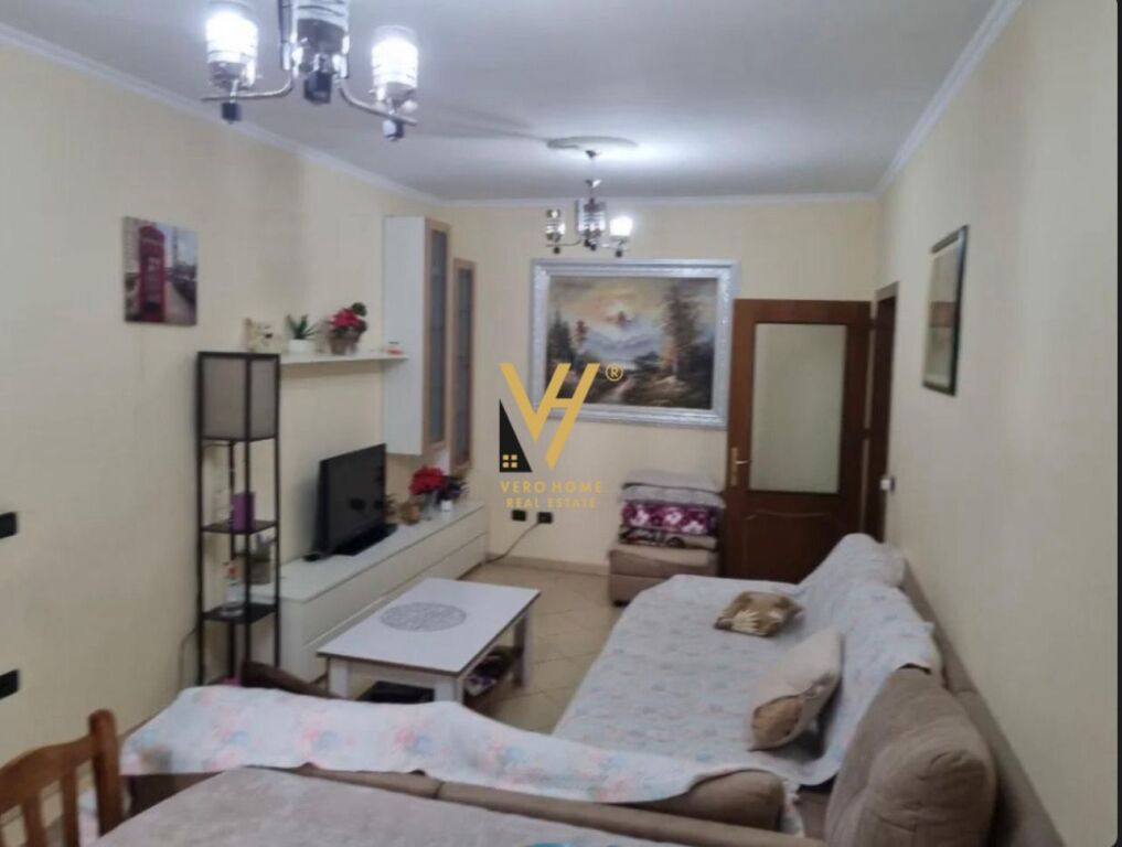 APPARTAMENTO 2+1+BLK IN AFFITTO AL PALAZZO CON FRECCIA 500 EURO