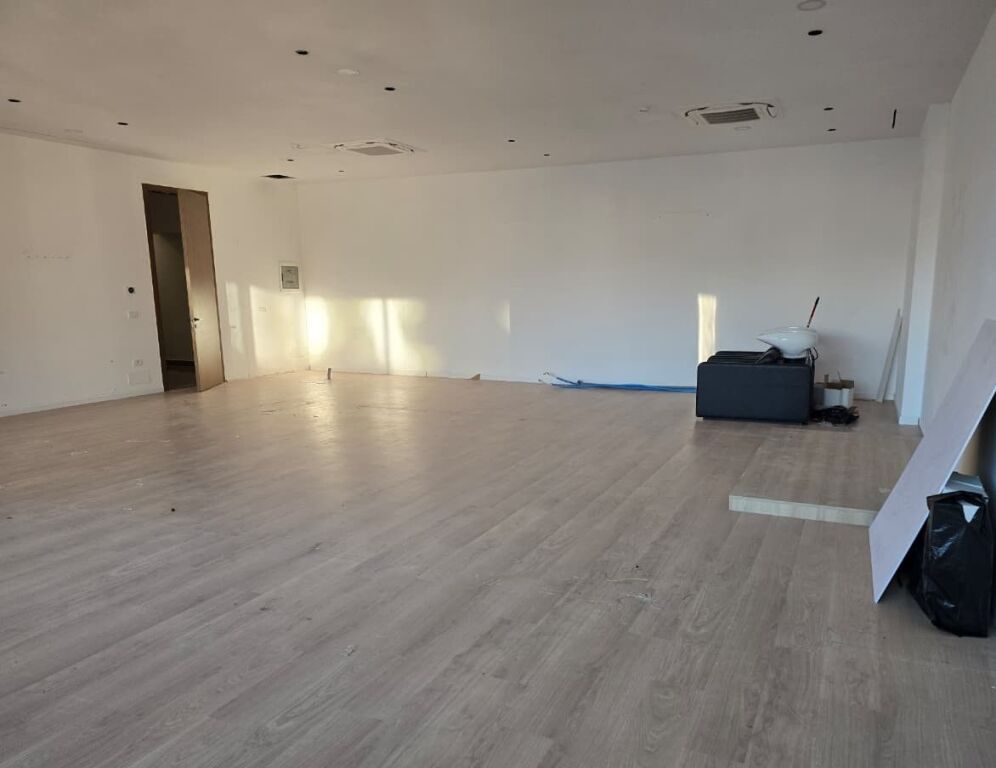📌UFFICIO MODERNO IN AFFITTO – COMPLESSO DELIJORGJI
