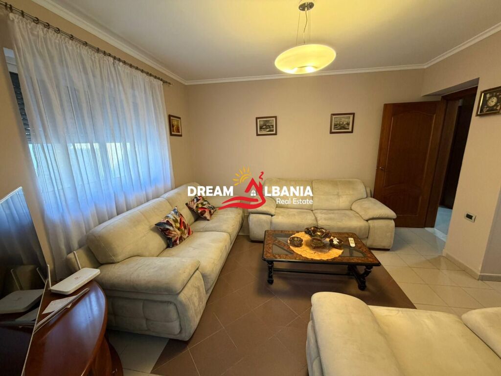 Appartamento 2+1 in affitto in via Durres vicino al liceo Qemal Stafa (ID 4229493)