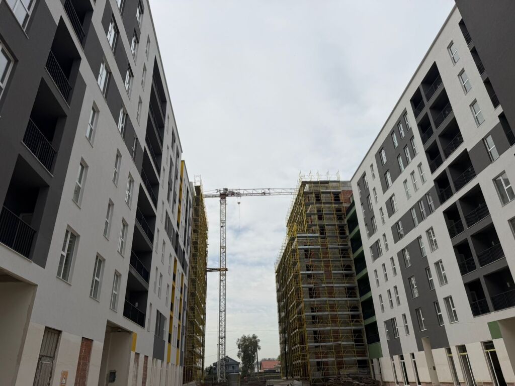 Occasione Vendesi 1+1+1 con balcone a Casa Italia
