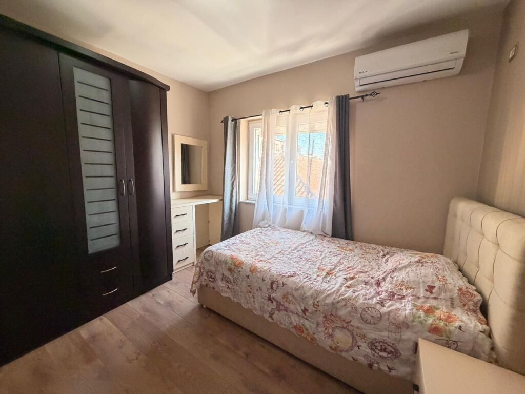 Apartment 2+1+2 with storage for sale – Center, Durrës