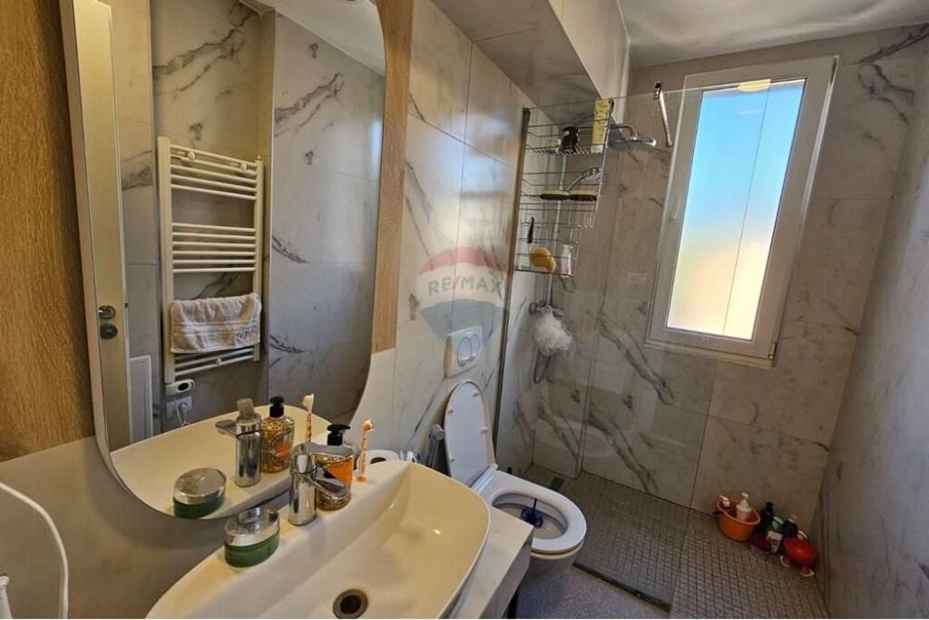 Shitet Apartament 3+1+2 te Rruga e Kavajës