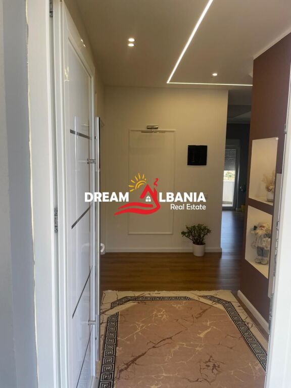 Villa in Affitto 3+1+2wc+2 Posti Auto a Mjull Bathore a Tirana (ID 4251447)
