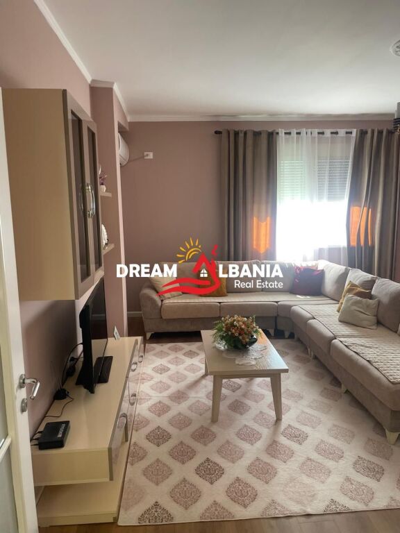 Villa in Affitto 3+1+2wc+2 Posti Auto a Mjull Bathore a Tirana (ID 4251447)