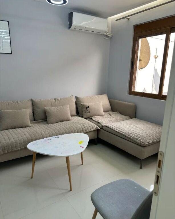 APARTAMENT ME QERA 1+1 ISH PARKU 50.000 LEKE FH-70195