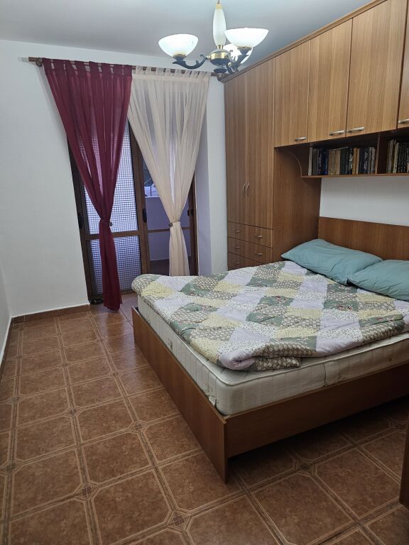 For rent 2+1 500 thousand lek old last station of new Tirana