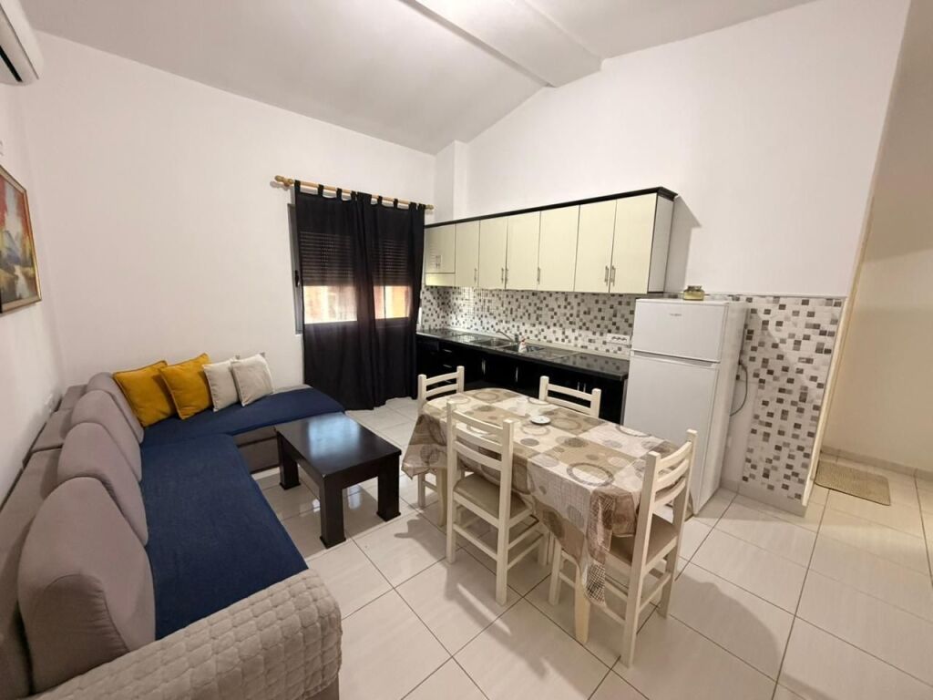 Rent, 3rd Floor in Private House, Rooms opposite Oroshi, Durrës