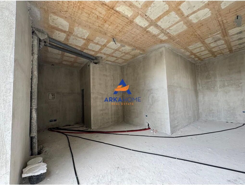 NEGOZIO IN VENDITA 75M2 "CAMPO DI AVIAZIONE" 225000 EURO