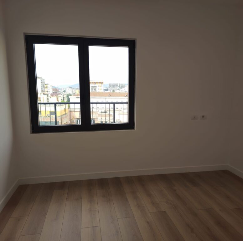 For sale, Apartment 2+1+2, Barrikadave Street, Tirana. Empire67934