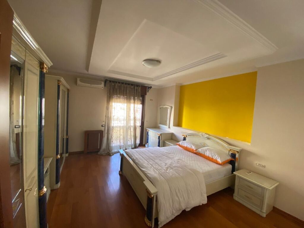 Paris Commune near the Playground 🚩We sell a super apartment 3+1+2 bathrooms+storage.