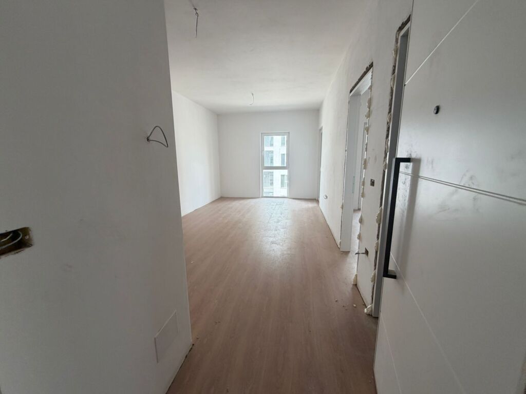 Occasione Vendesi 1+1+1 con balcone a Casa Italia