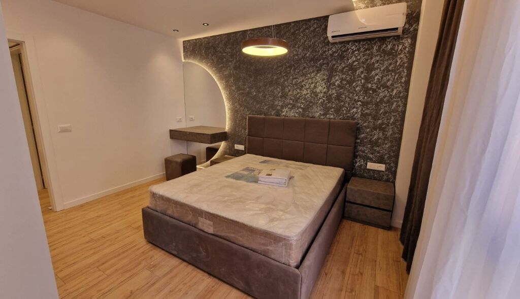 Apartment 2+1+2 per qirq te Bulevardi i Ri