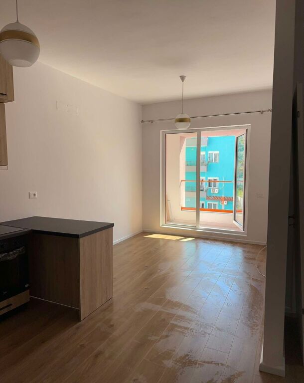 🏡Long-term rental of a 1+1 apartment, newly finished, 50 m², in the area of 📍 Mangalem 21, Ali Demi.💰 Price: 35,000 lek / month