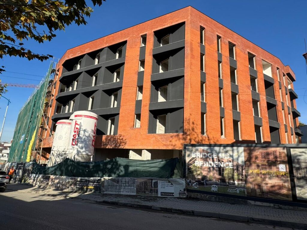 🏢 Shitet Apartament 2+1 – Bridge Side Residence, Paskuqan