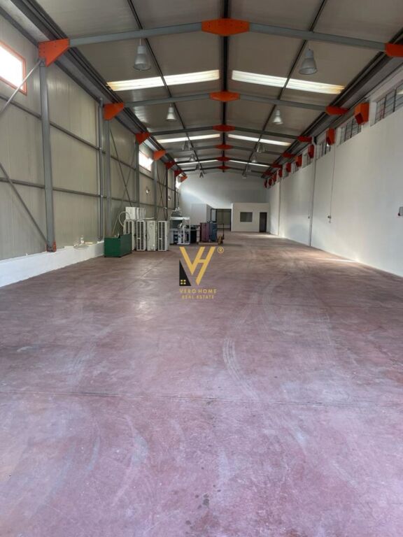 WAREHOUSE FOR SALE 500 M2 SEMAN ROAD, FIER 30,000,000 LEKE