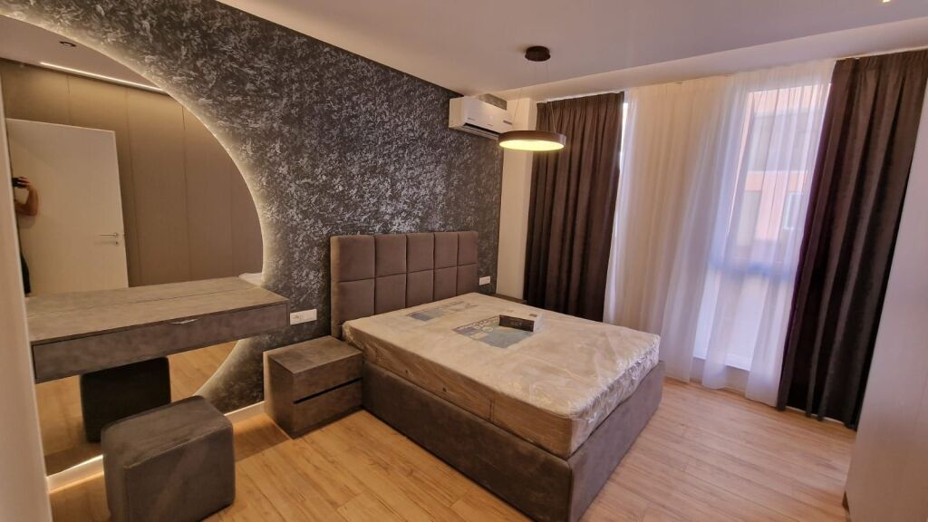 Apartment 2+1+2 per qirq te Bulevardi i Ri