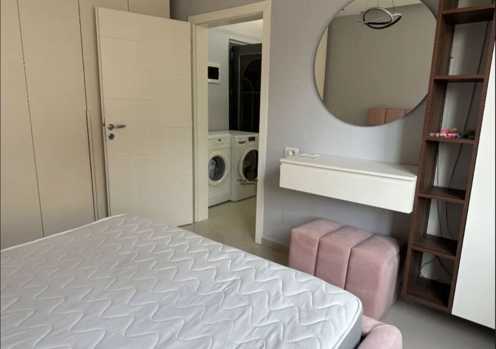 APARTAMENT ME QERA 1+1 ISH PARKU 50.000 LEKE FH-70195