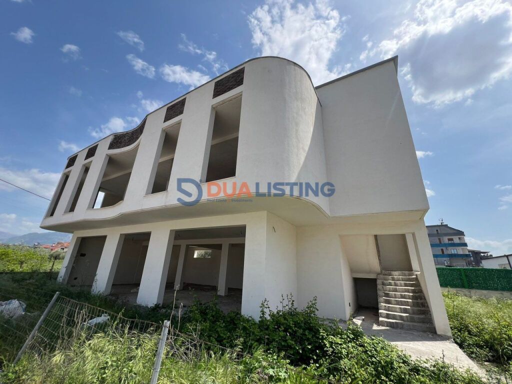 🏢 Two-story building for rent in Kamëz.