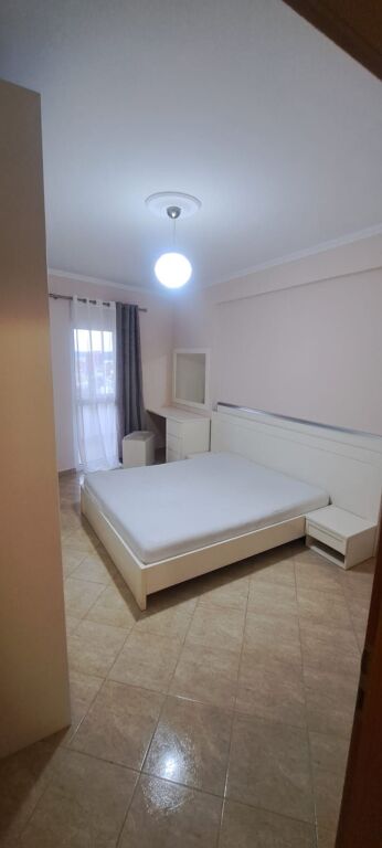 Apartament me qira 1+1 Xhamllik