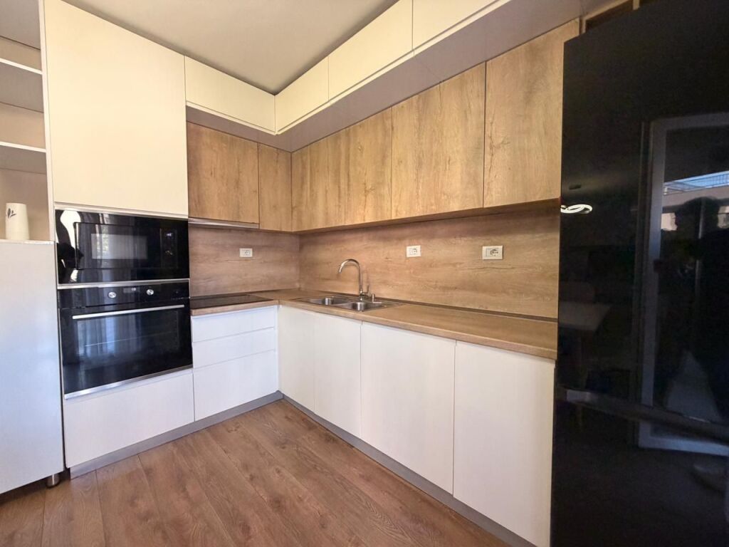 Apartment 2+1+2 with storage for sale – Center, Durrës