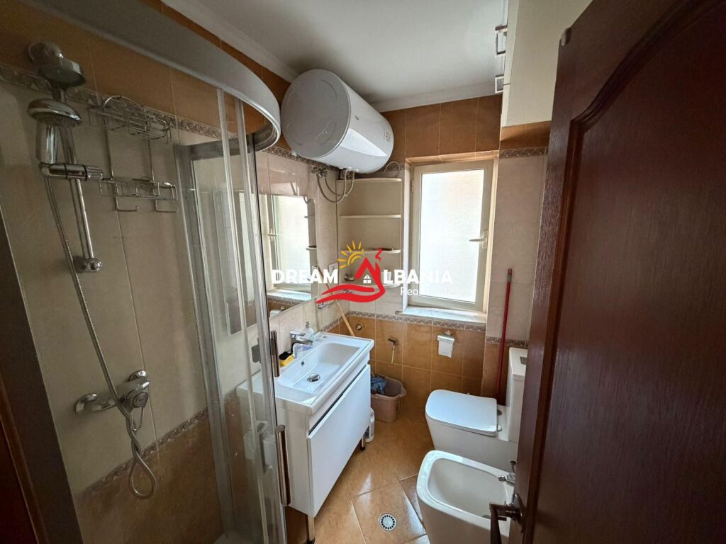 Appartamento 2+1 in affitto in via Durres vicino al liceo Qemal Stafa (ID 4229493)