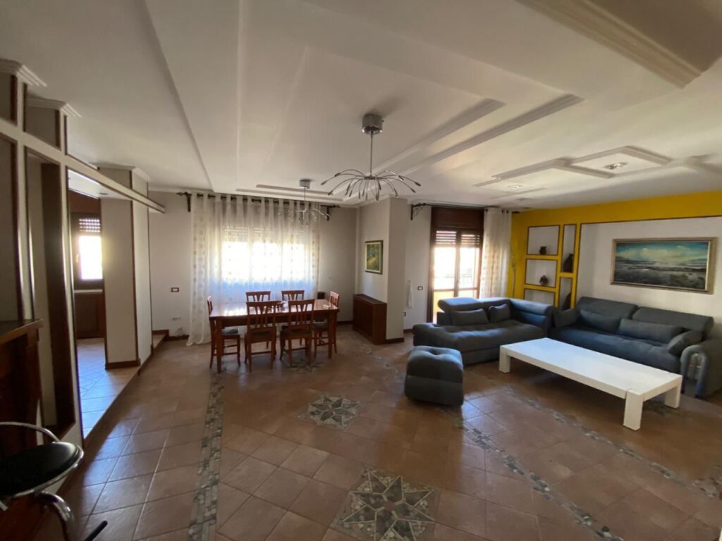 Paris Commune near the Playground 🚩We sell a super apartment 3+1+2 bathrooms+storage.