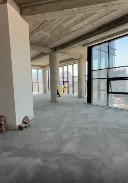 COMMERCIAL SPACE 326 M2 FOR RENT IN ELBASAN 2,200 EURO