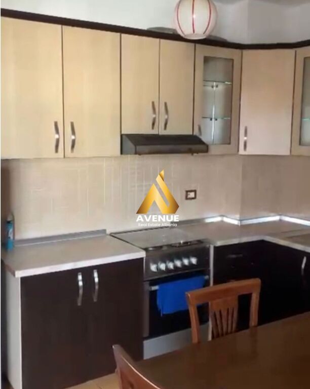 Apartament 2+1 me qera – Tek 21 Dhjetori, Rruga Shefqet Musaraj Tirane