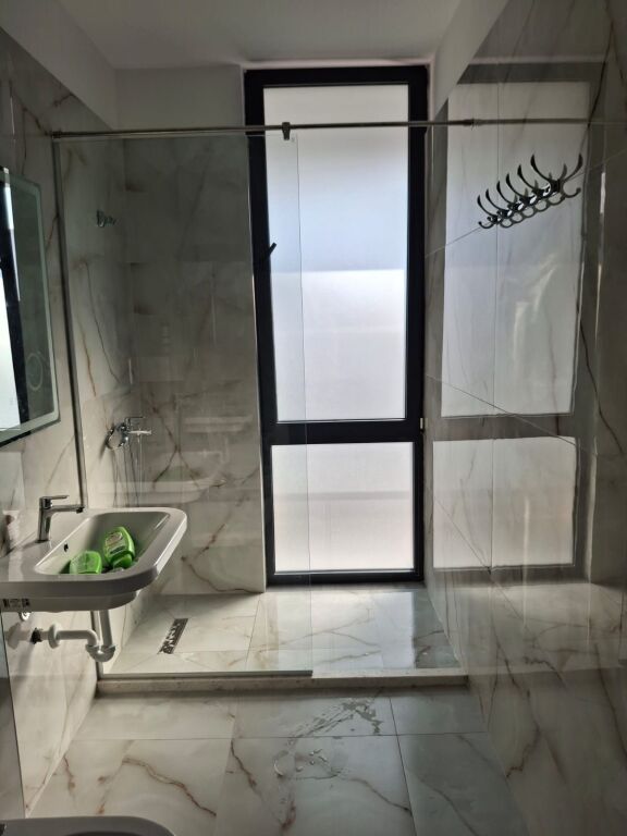 Apartament per qera 2+1+ Post Parkimi ne Porcelan (ID B2201860) Tirane