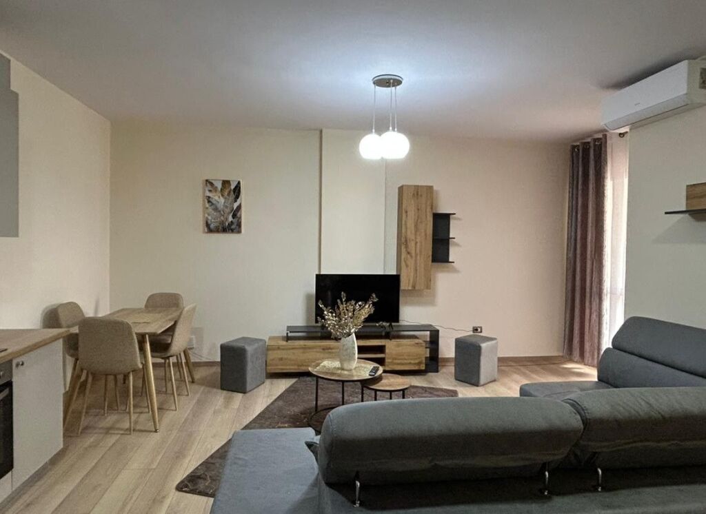 HOUSE FOR RENT – KAVAJËS STREET