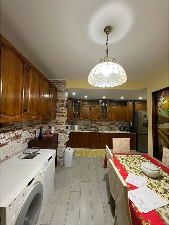 Qera, Apartament 3+1+2, ne Vollga, Durres