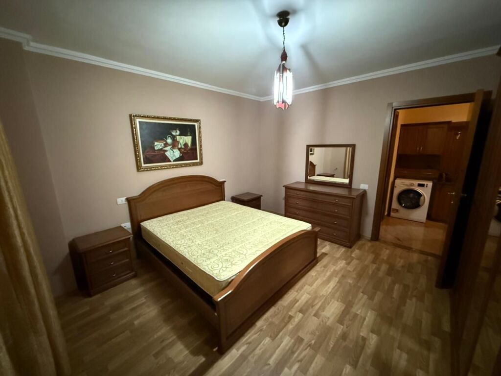 📣 AFFITTO Appartamento 1+1 📍 Vicino al Liceo "Petro Nini Luarasi" ✨  💶 Prezzo 60.000 Leke/Mese