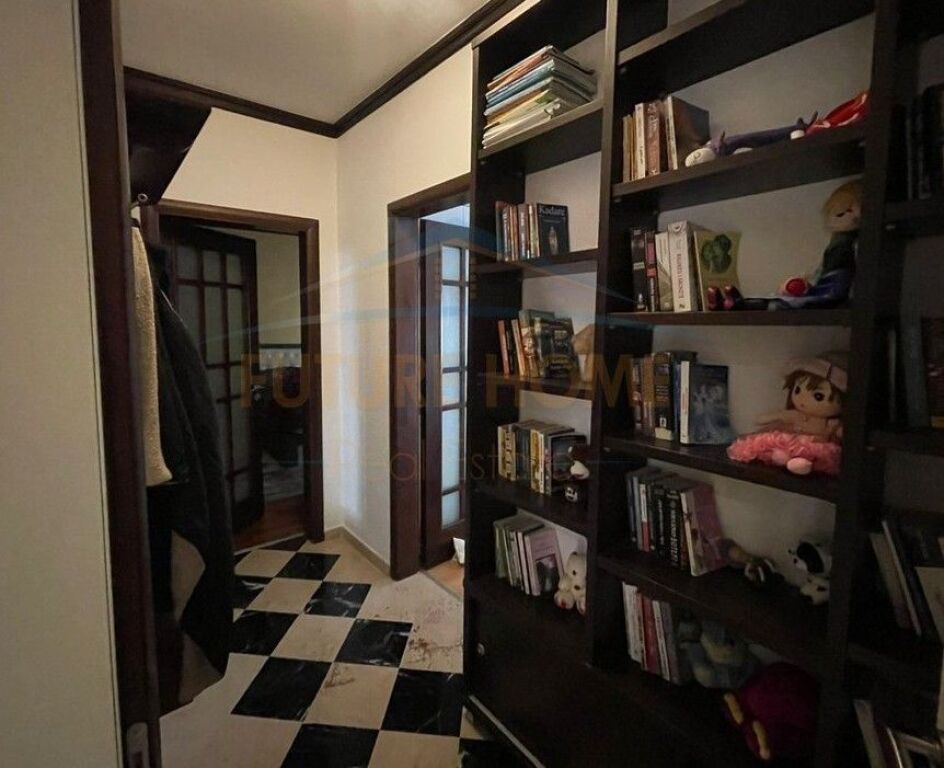 Shitet, Apartament 2+1+2, Kodra e Diellit, Tiranë.