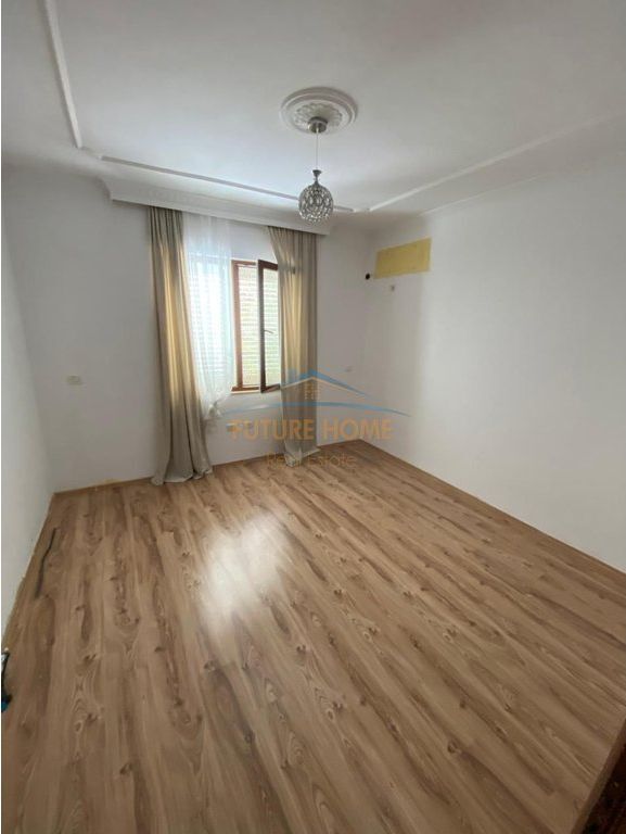 In vendita, Appartamento 2+1+1, Ali Demi, Tirana.