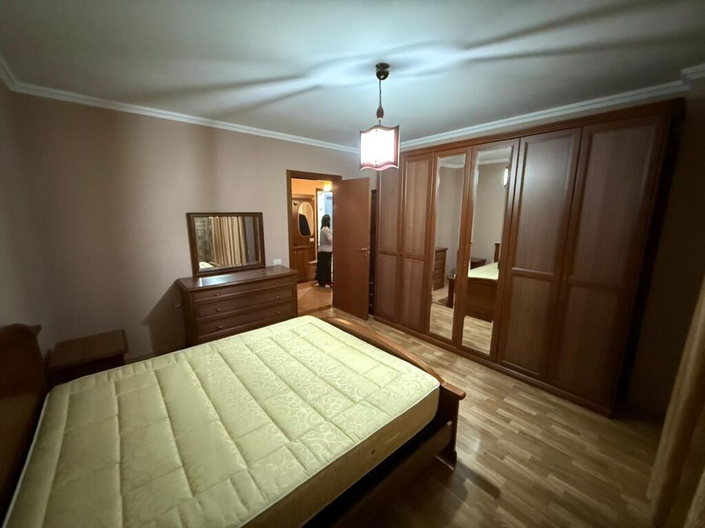 📣 AFFITTO Appartamento 1+1 📍 Vicino al Liceo "Petro Nini Luarasi" ✨  💶 Prezzo 60.000 Leke/Mese