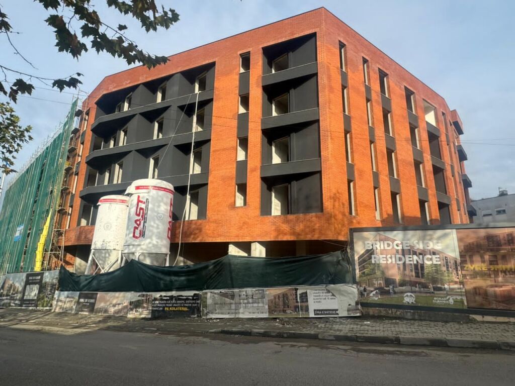 🏢 Shitet Apartament 2+1 – Bridge Side Residence, Paskuqan