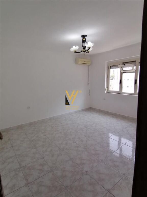 VENDESI APPARTAMENTO 2+1+BLK IN VIA RR.ISLAM ALLA 50.000 LEKE