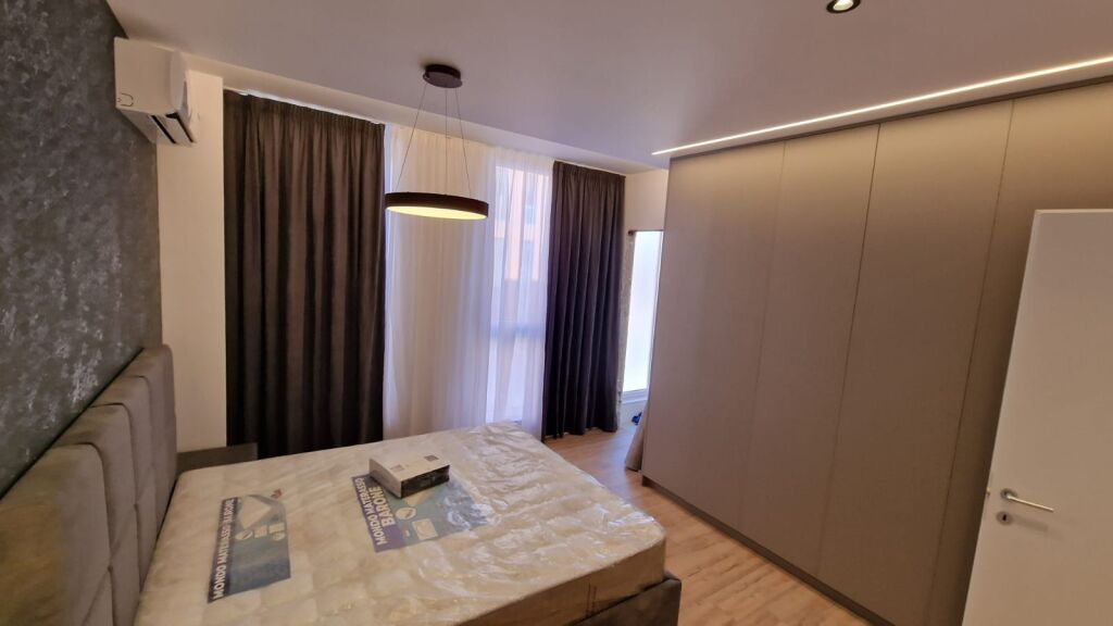 Apartment 2+1+2 per qirq te Bulevardi i Ri