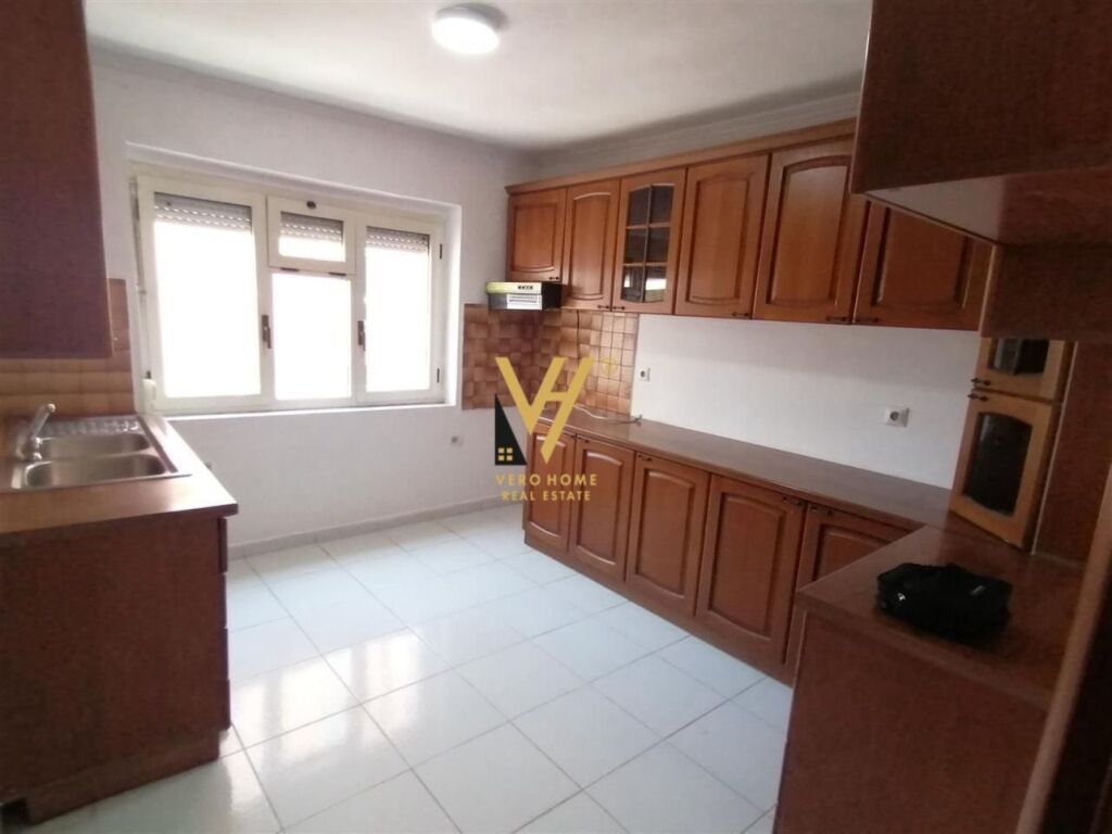 VENDESI APPARTAMENTO 2+1+BLK IN VIA RR.ISLAM ALLA 50.000 LEKE