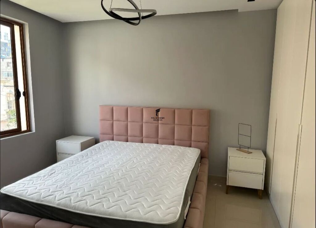 APARTAMENT ME QERA 1+1 ISH PARKU 50.000 LEKE FH-70195