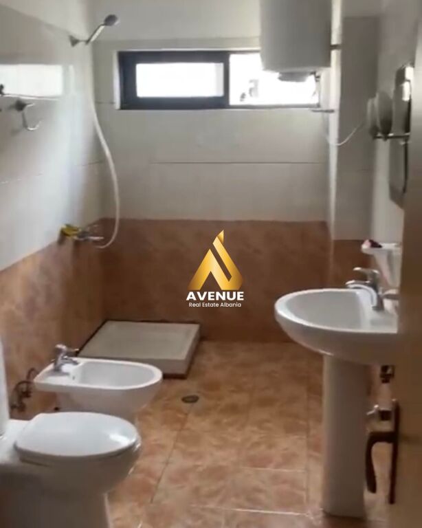 Apartament 2+1 me qera – Tek 21 Dhjetori, Rruga Shefqet Musaraj Tirane