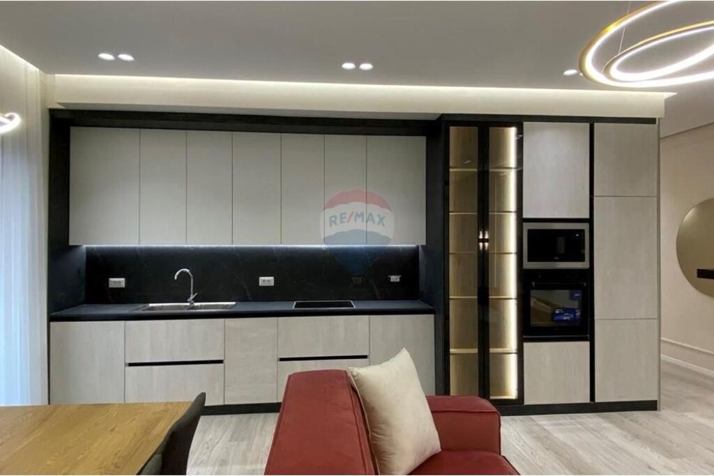 Apartment 2+1 plus parking in Delijorgj