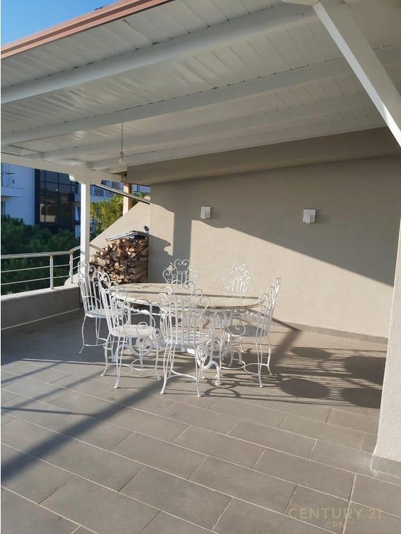 SUPER APARTMENT 2+1+2 FOR SALE IN GOLEM, FULLY RENOVATED WITH LARGE VERANDA AND SEA VIEW