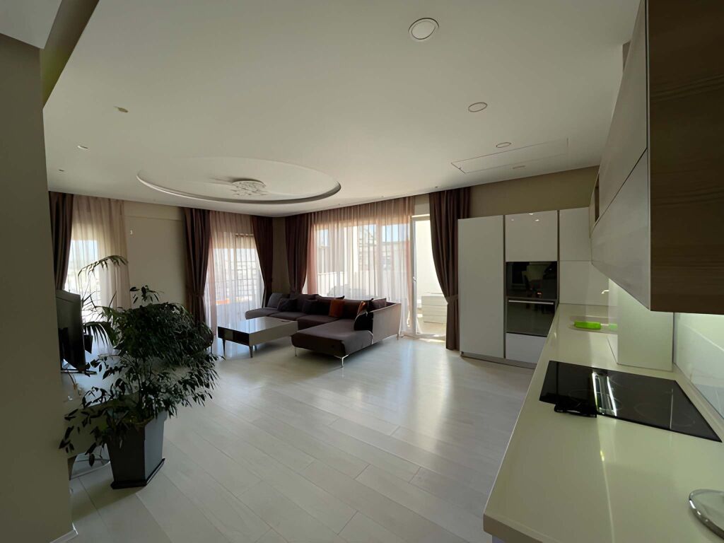 Apartament luksoz 3+1+2 me qira – Liqeni i Thatë !