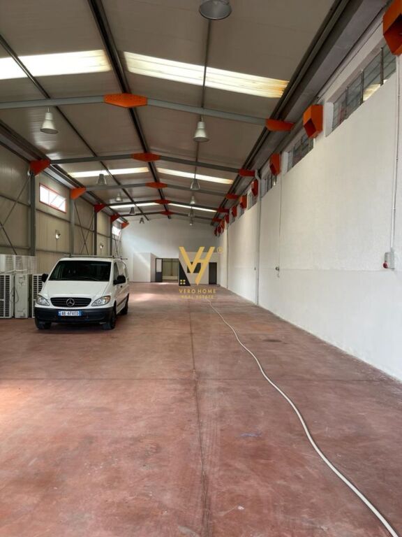 WAREHOUSE FOR SALE 500 M2 SEMAN ROAD, FIER 30,000,000 LEKE