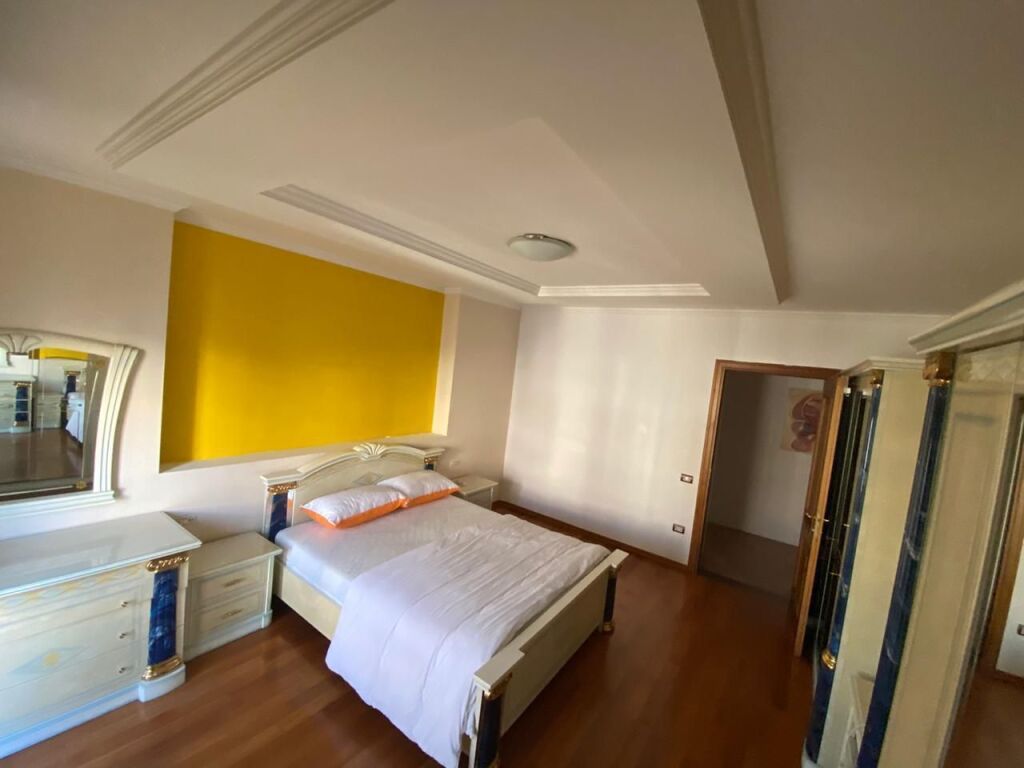 Paris Commune near the Playground 🚩We sell a super apartment 3+1+2 bathrooms+storage.