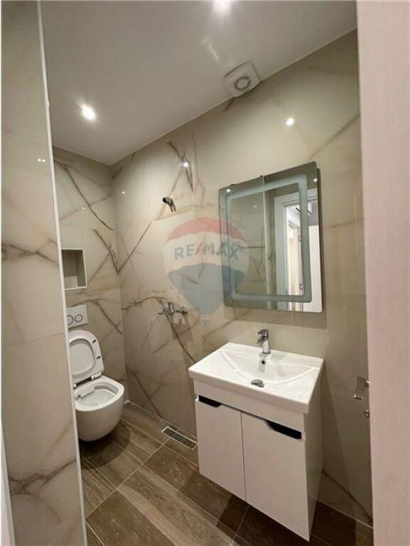 Apartament 2+1+2 Rruga Barrikadave