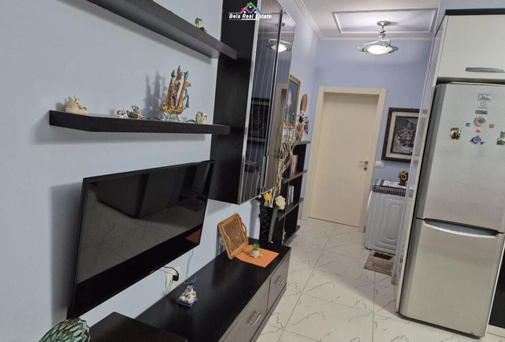 Apartament Me qera 2+1 Tek Ish Tregu Elektrik (ID B221421) Tirane