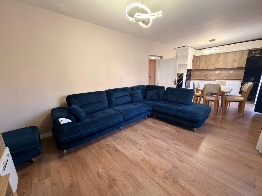 Apartment 2+1+2 with storage for sale – Center, Durrës